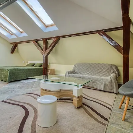 Bota Apartman Lejlighed